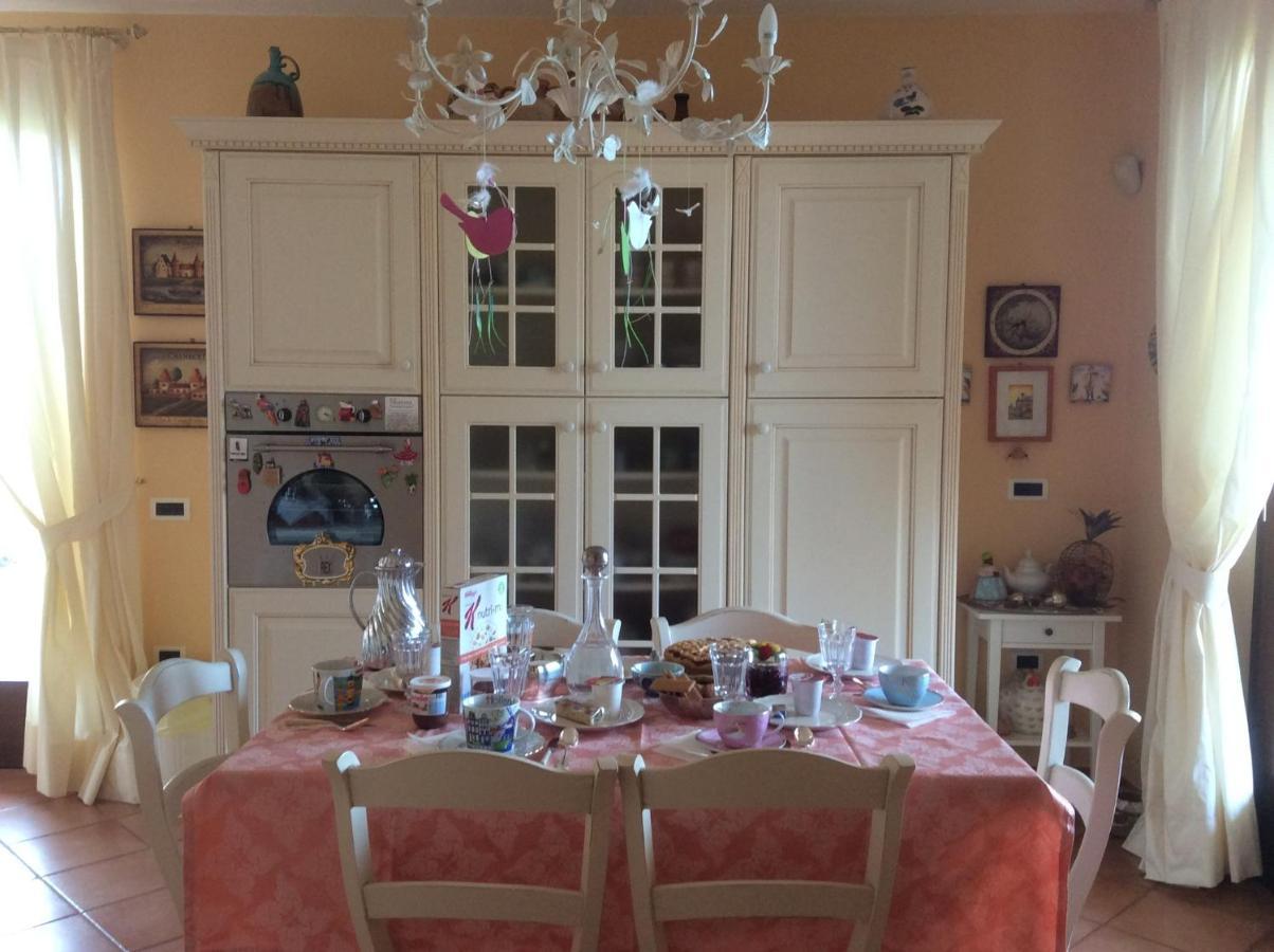 B&B Mikigio Mondavio Bagian luar foto