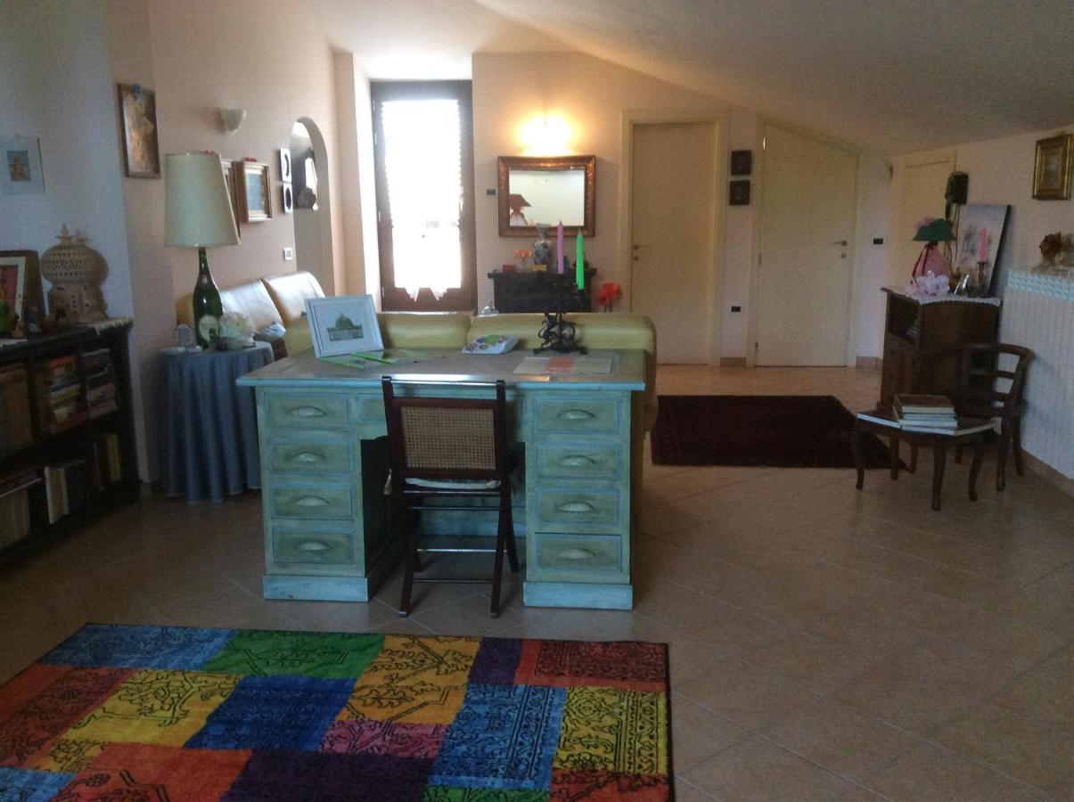 B&B Mikigio Mondavio Bagian luar foto