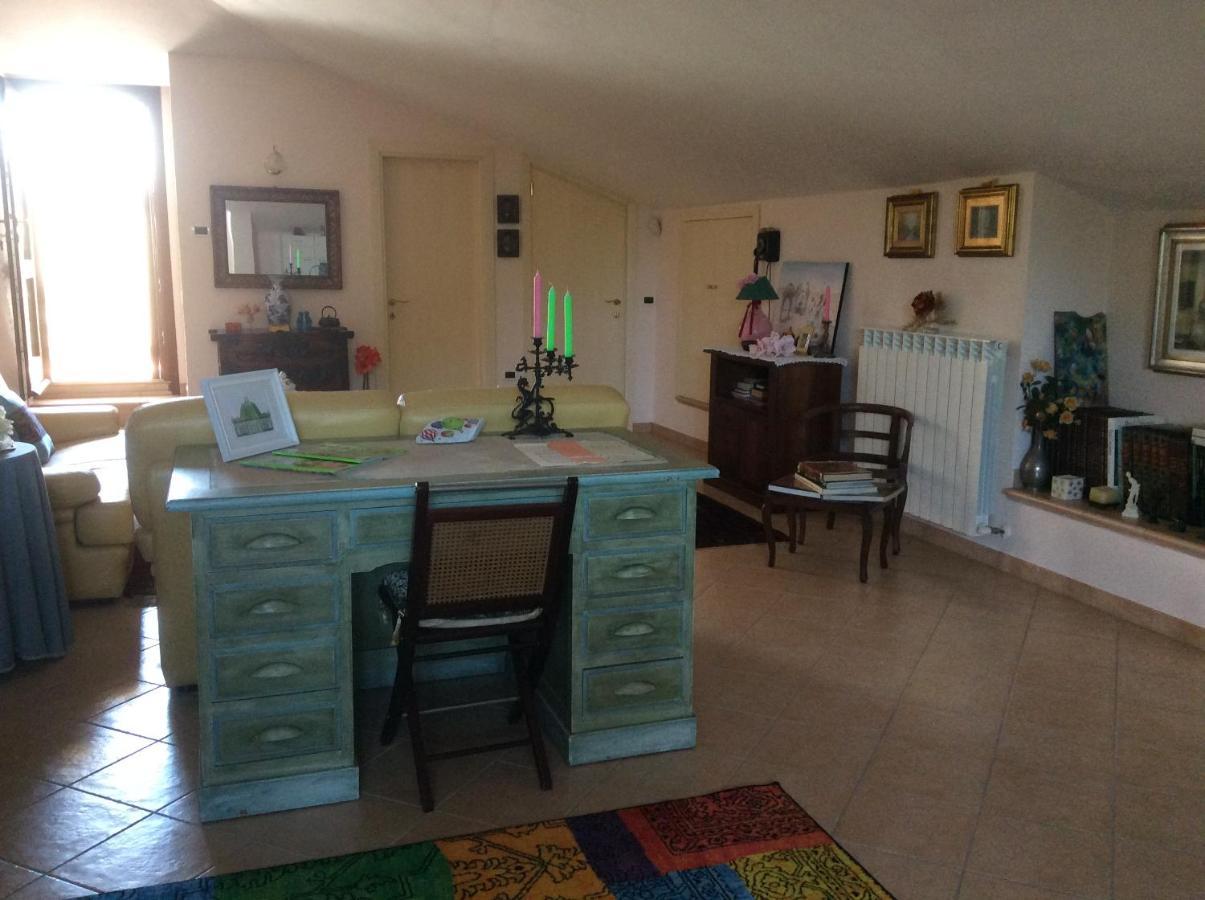 B&B Mikigio Mondavio Bagian luar foto