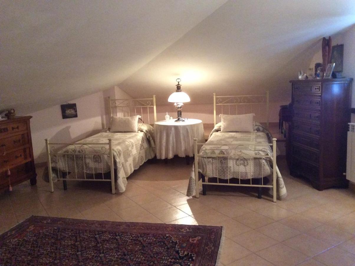 B&B Mikigio Mondavio Bagian luar foto